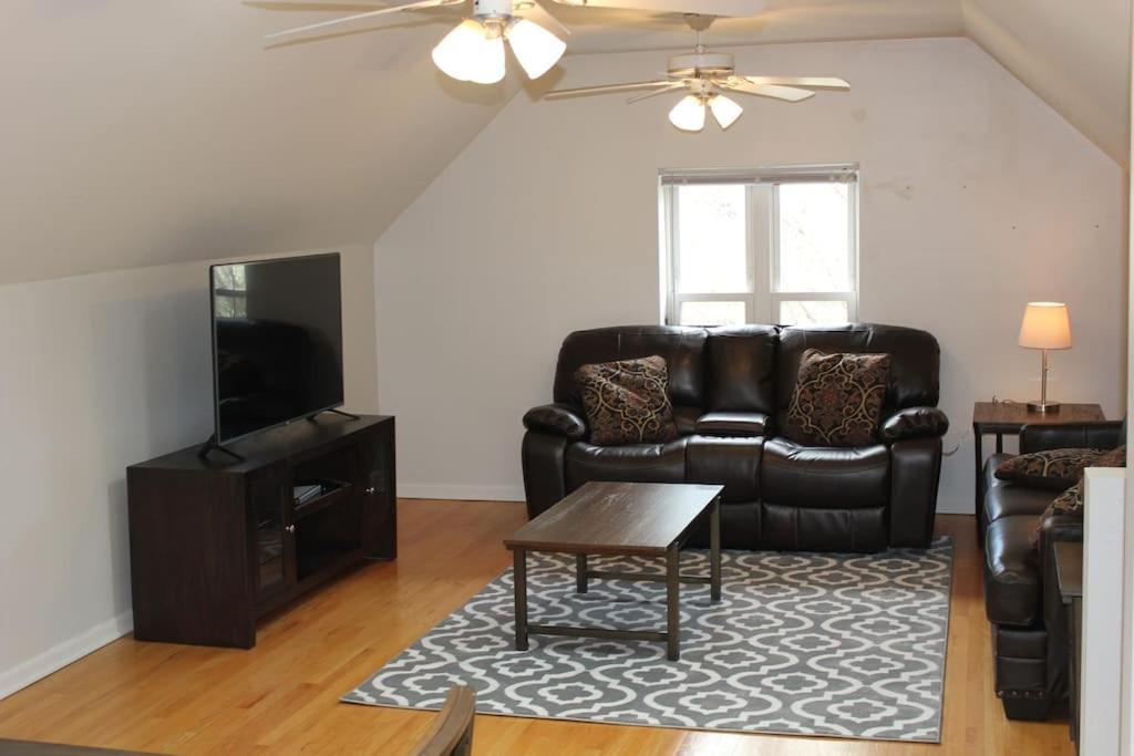 Lincoln Park Living - 3 Queen Beds - Sleeps 6 Чикаго Экстерьер фото