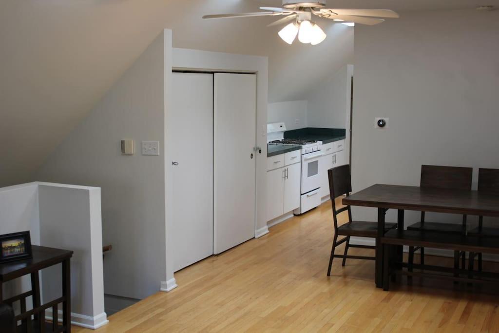 Lincoln Park Living - 3 Queen Beds - Sleeps 6 Чикаго Экстерьер фото