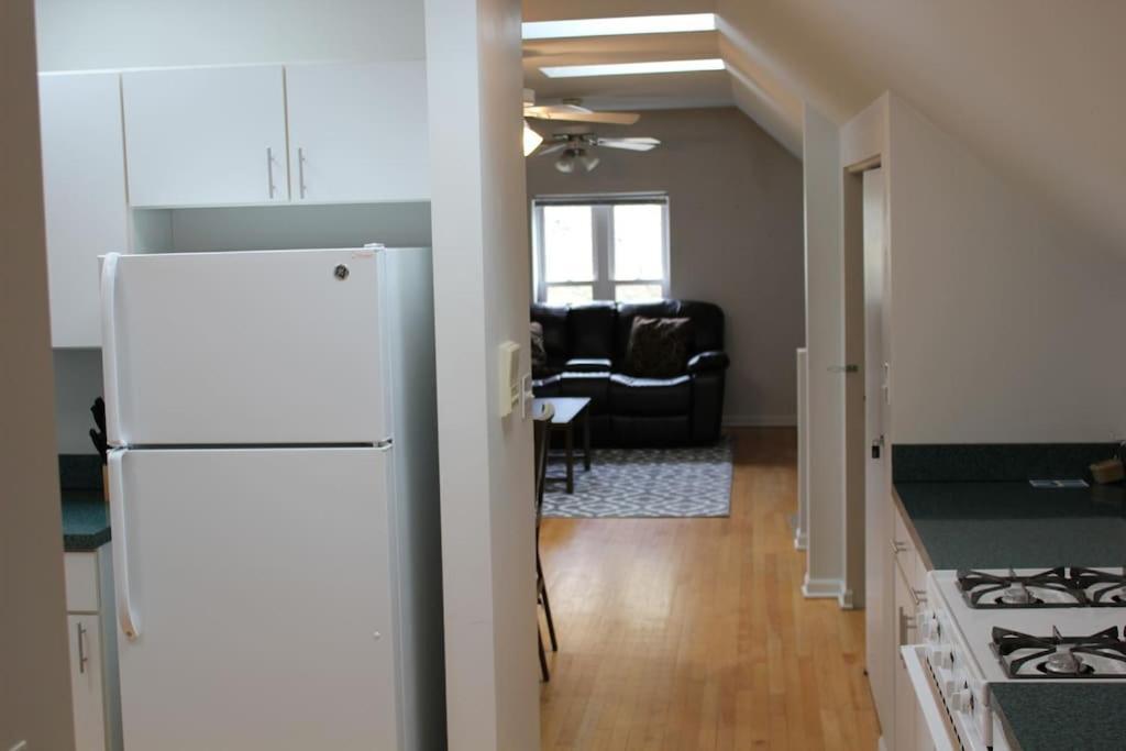Lincoln Park Living - 3 Queen Beds - Sleeps 6 Чикаго Экстерьер фото